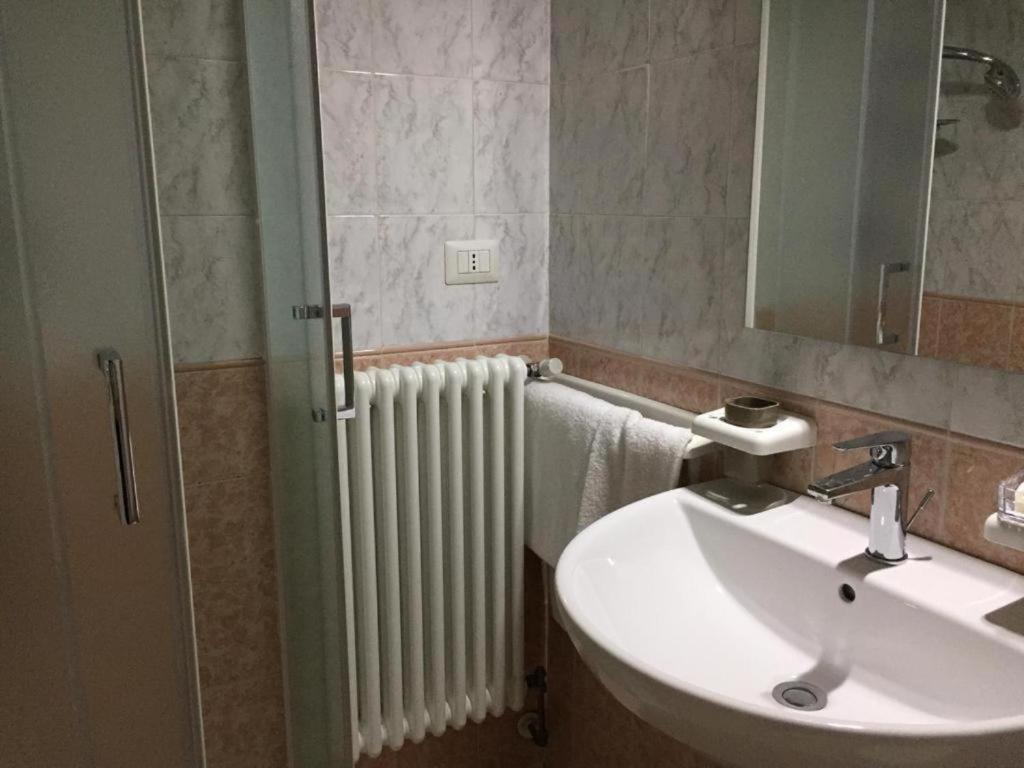 Residence Checkin A Richiesta بارما المظهر الخارجي الصورة
